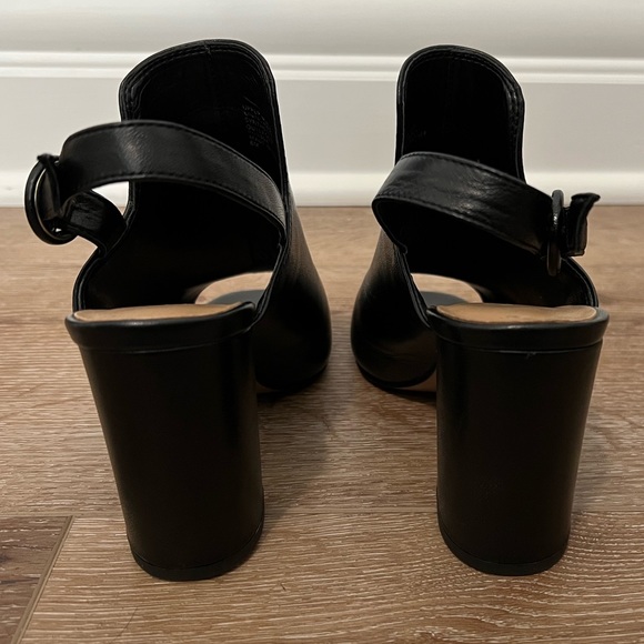 Banana Republic Size 6 Black Leather heeled open toe boots - Picture 3 of 5